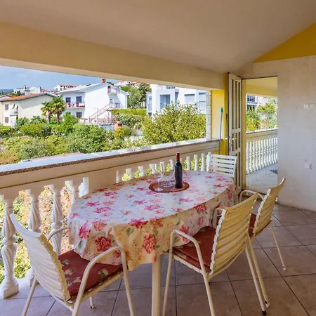 In 43206 Apartment *