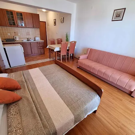 In 43206 * Crikvenica