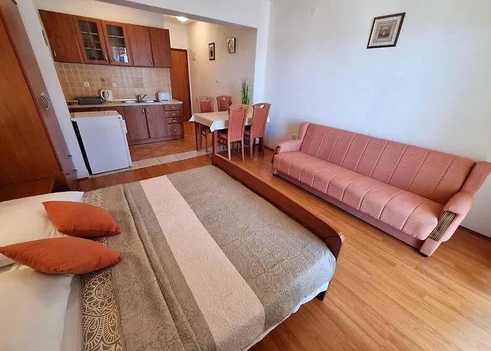 In 43206 * Crikvenica